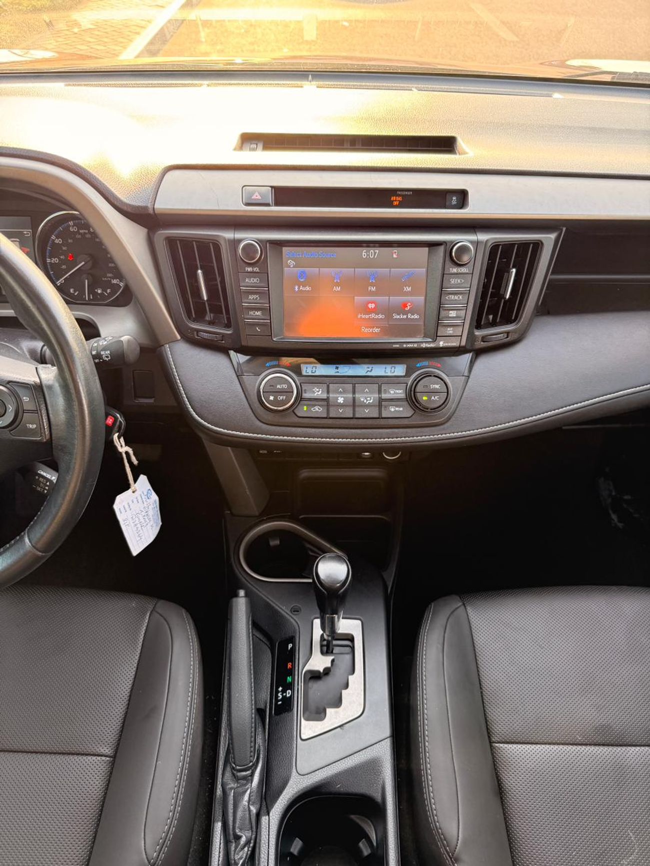 Toyota RAV4 XLE Full Option