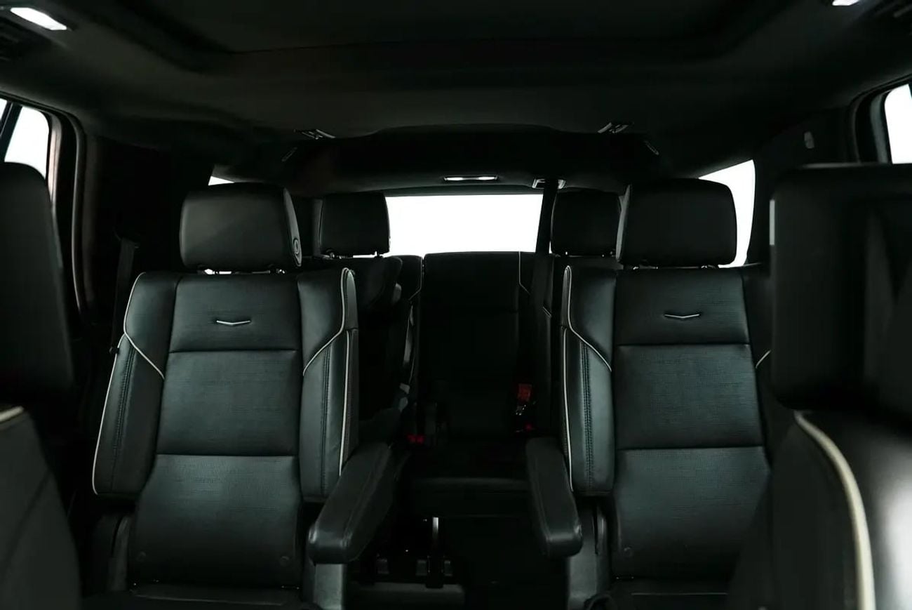 كاديلاك إسكالاد 600 بلاك إديشن GCC SPECS | BLACK EDITION | 6.2L V8 | 7 SEATS
