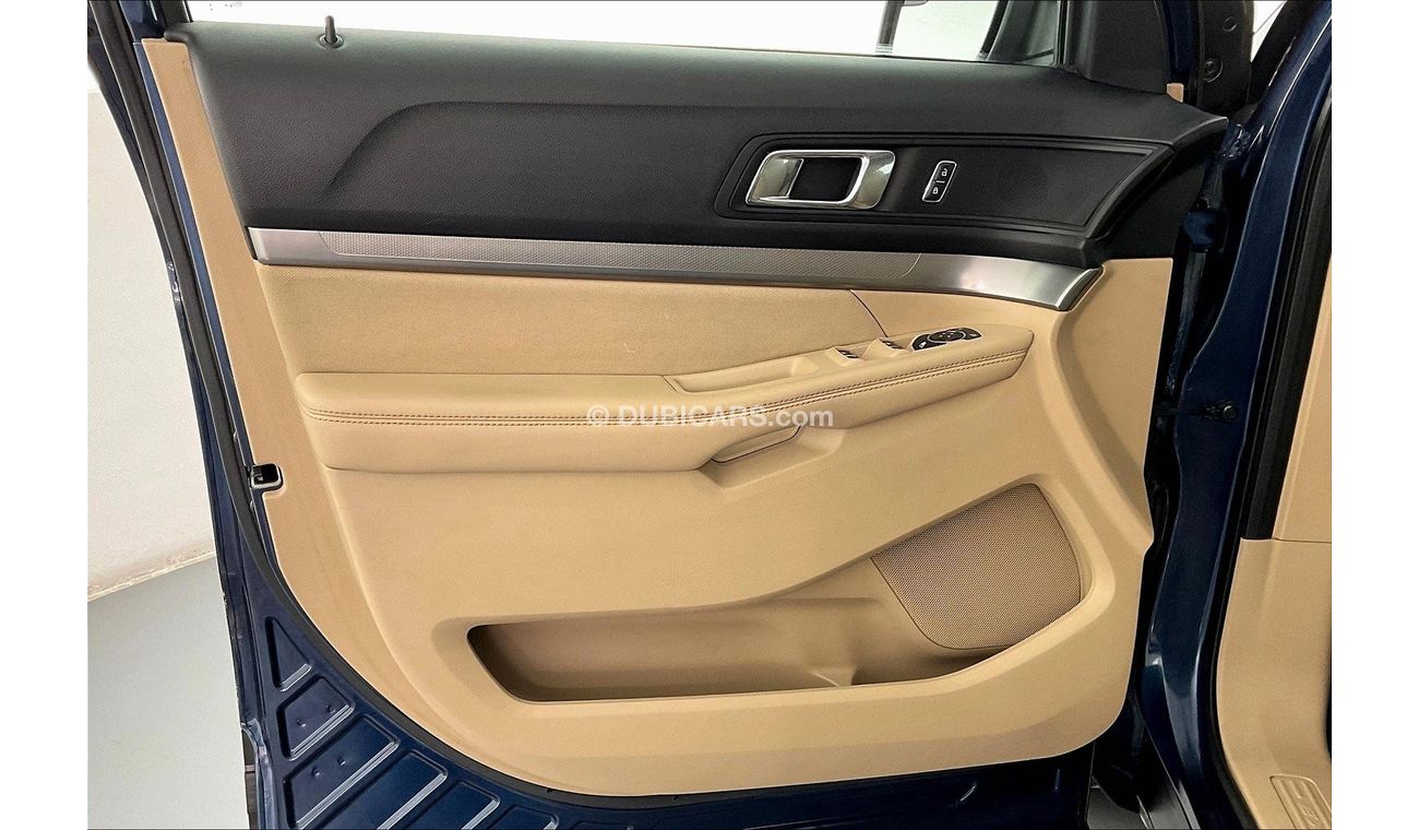 Ford Explorer XL / Standard