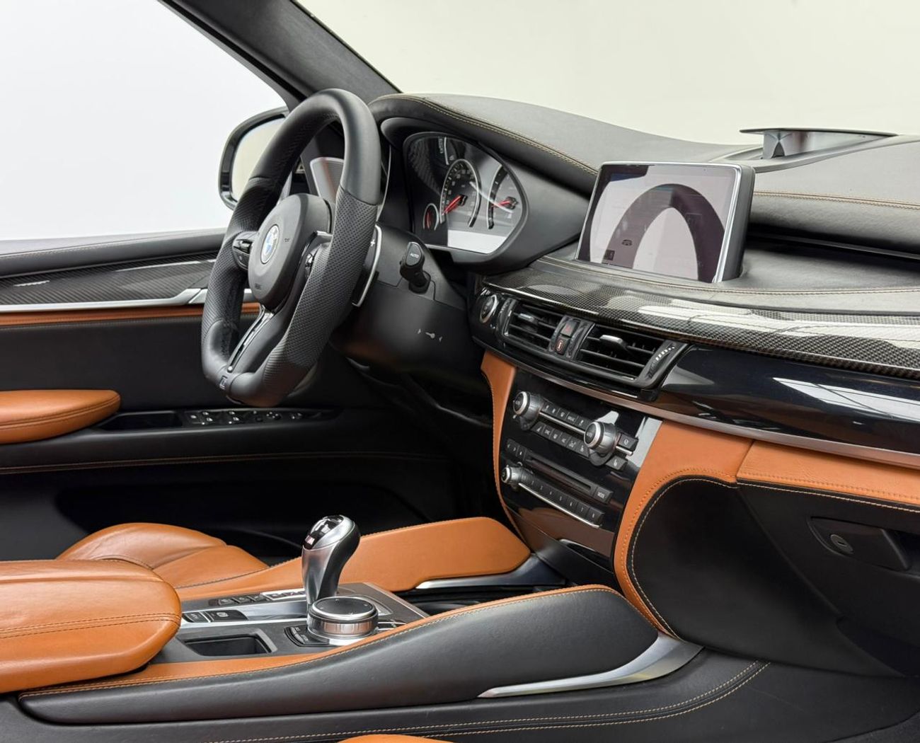 BMW X5M Std 4.4L 2017 BMW X5 M ,Warranty ,Full BMW Service History ,Excellent Condition ,GCC