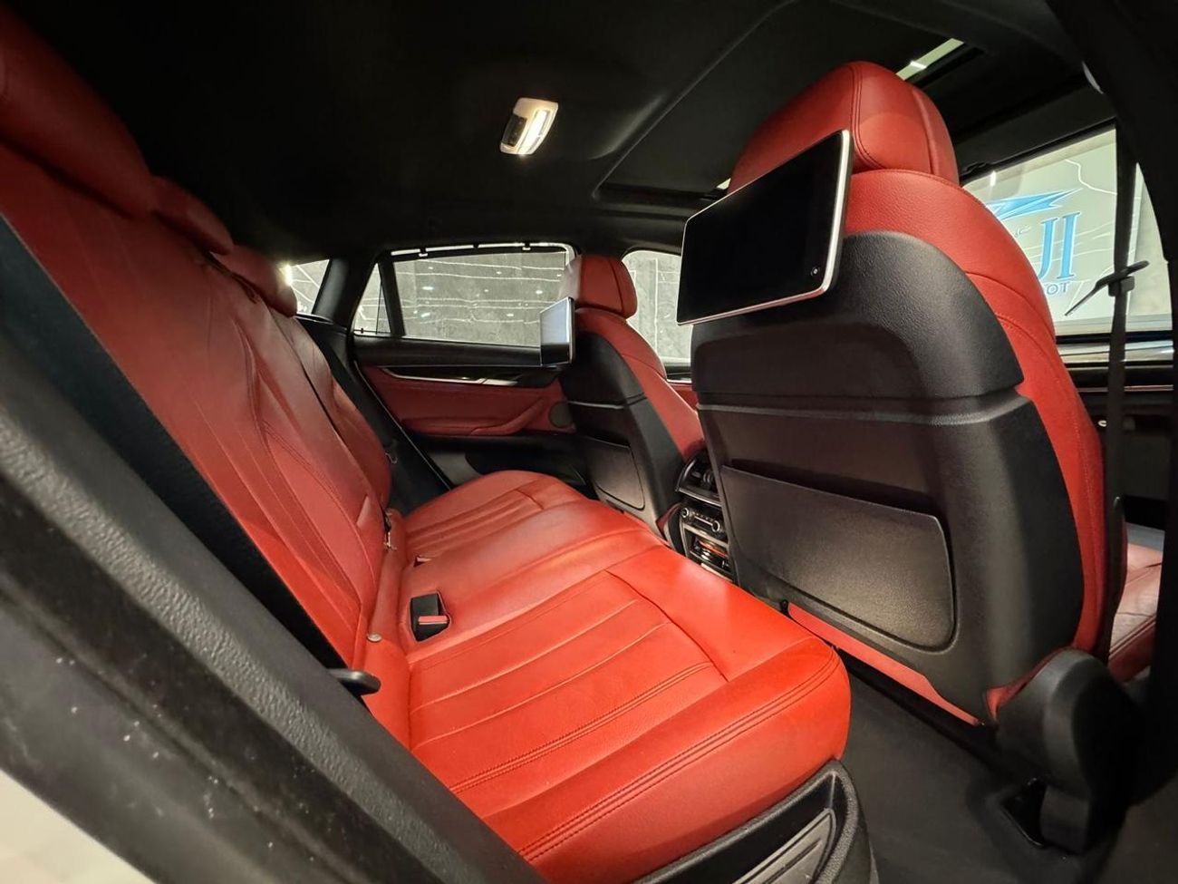 BMW X6 40i Luxury 3.0L LOVELY BMW X6 V6 || TOP RANGE || M_KIT || GCC || LIKE NEW || SCREENS II LOW MILEAGE