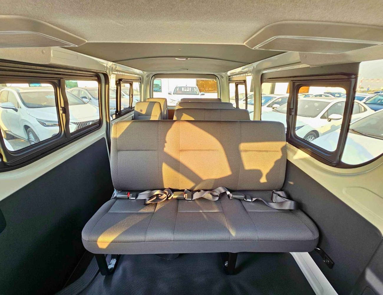 Toyota Hiace STANDARD ROOF / M/T / 2.5L DIESEL / 15 SEATER (CODE # HDSTD25)