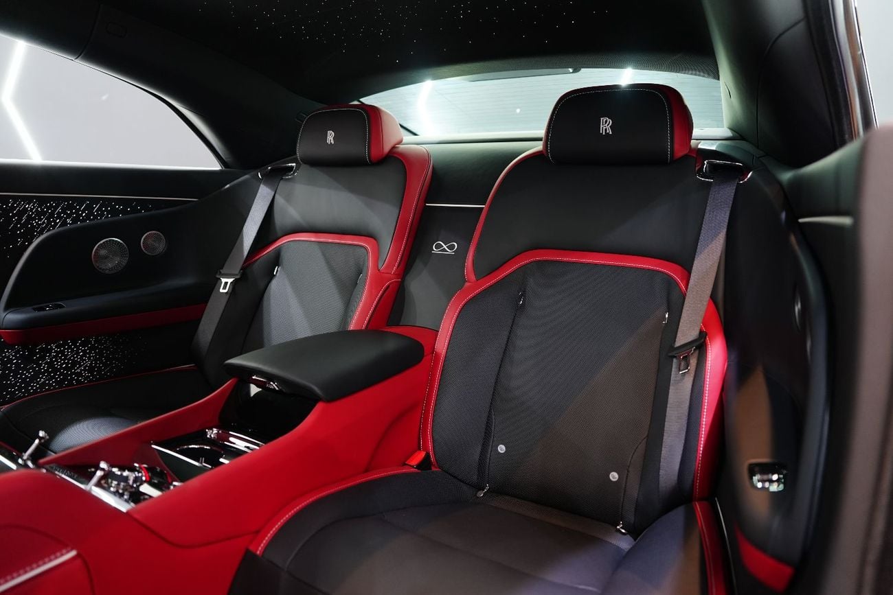 رولز رويس سبيكتر Black Badge, Bespoke Audio, Starlight, Dealer Warr + Serv!!
