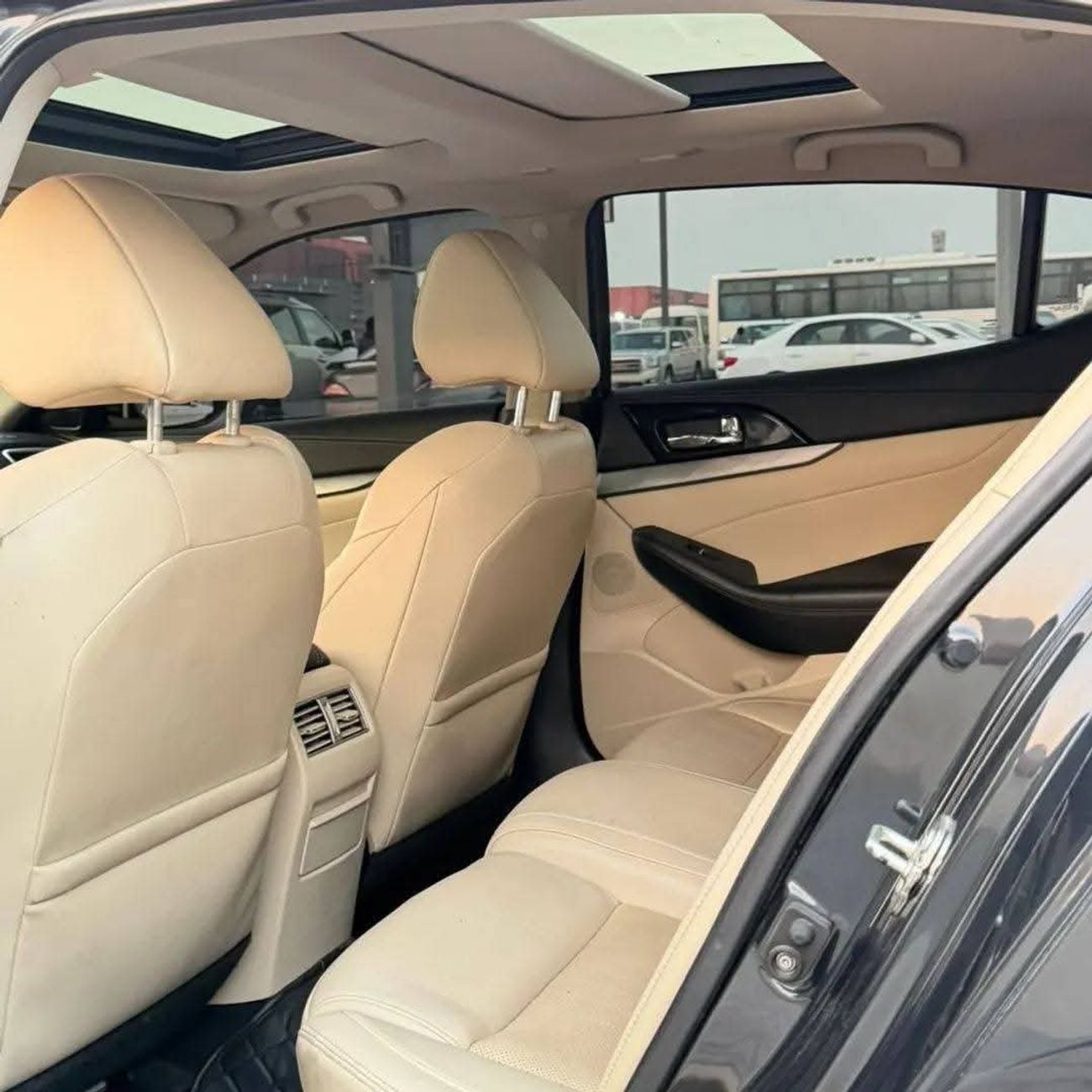 Nissan Maxima SV 3.5L Full panoramic sunroof low mileage