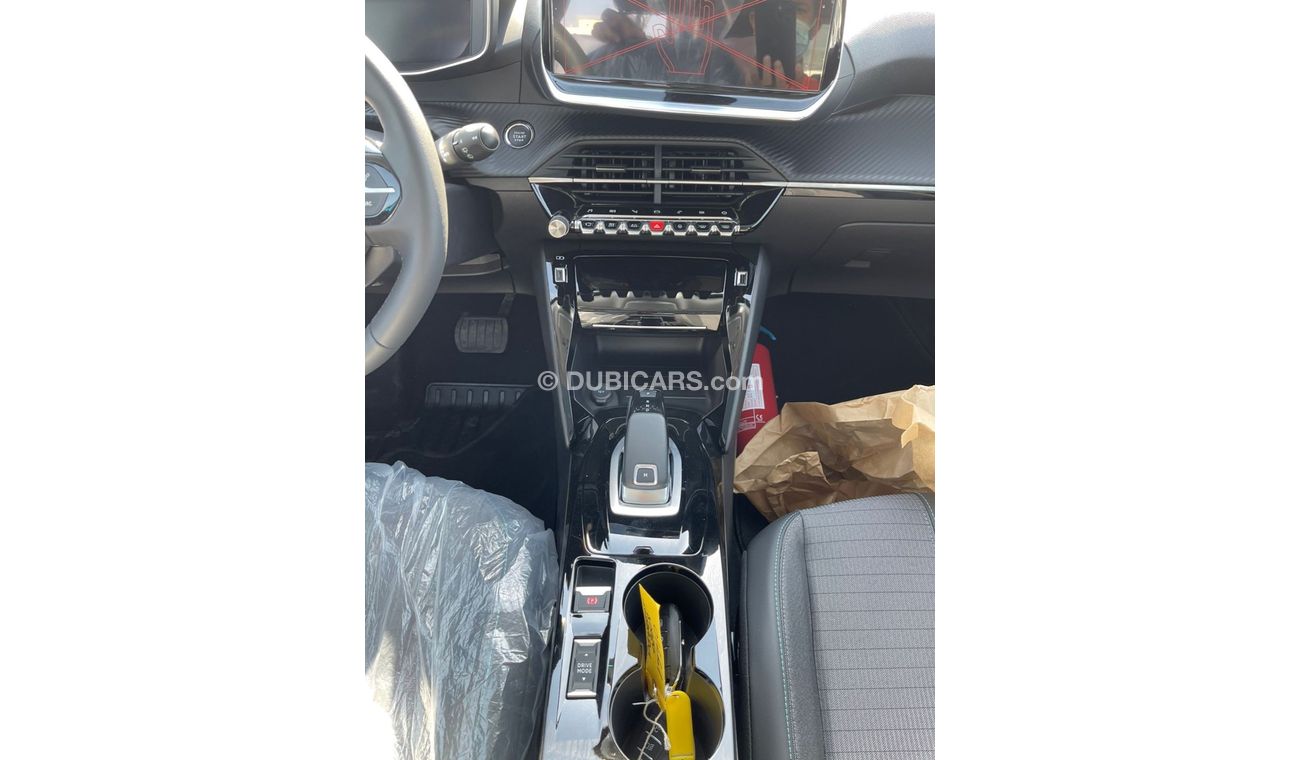Peugeot 2008 1.6 L ,   Cruise control  ,push start , leather seats, keyless, Wireless charger