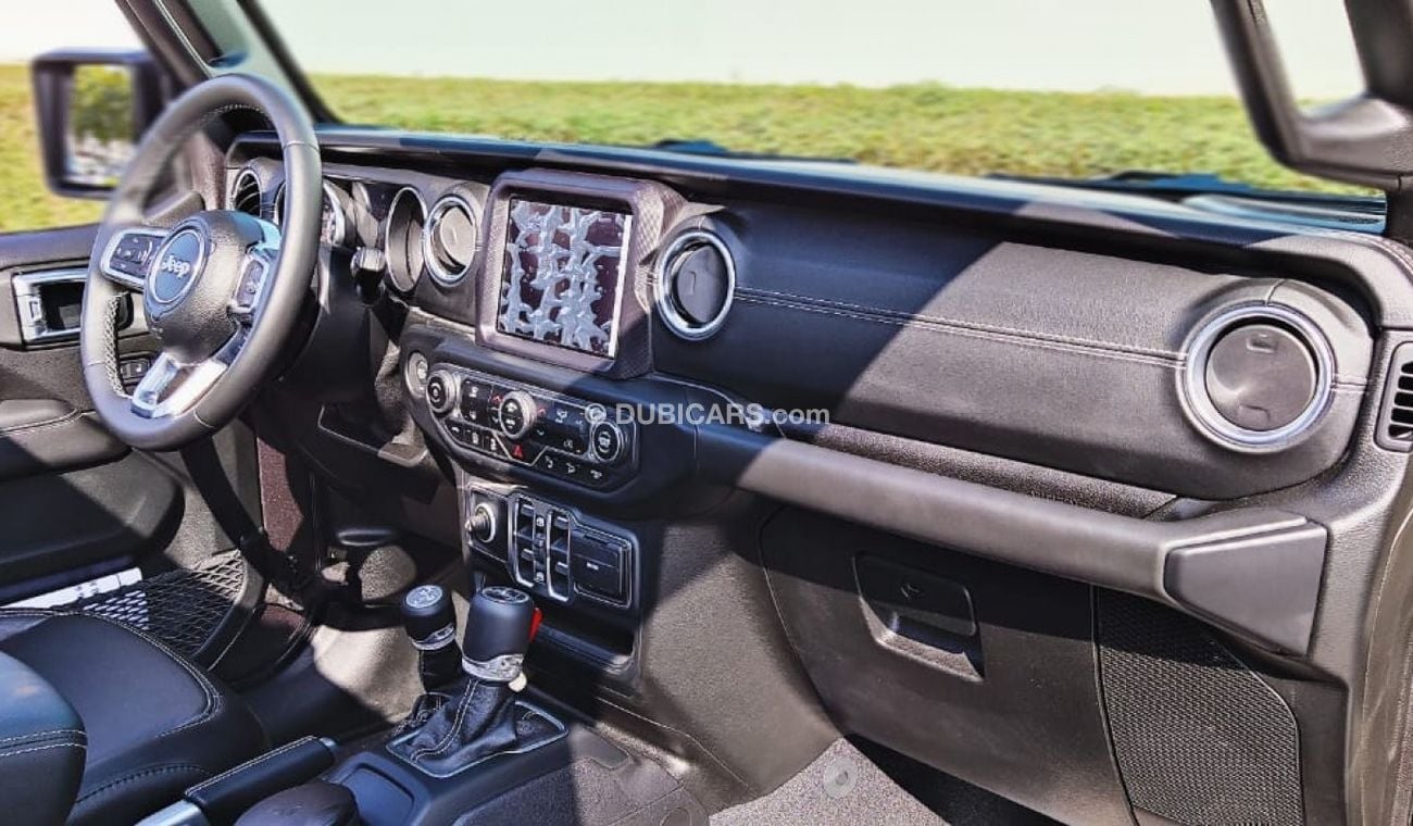 Jeep Wrangler Sahara Sky One Touch Power Roof GCC Specs Under Warranty