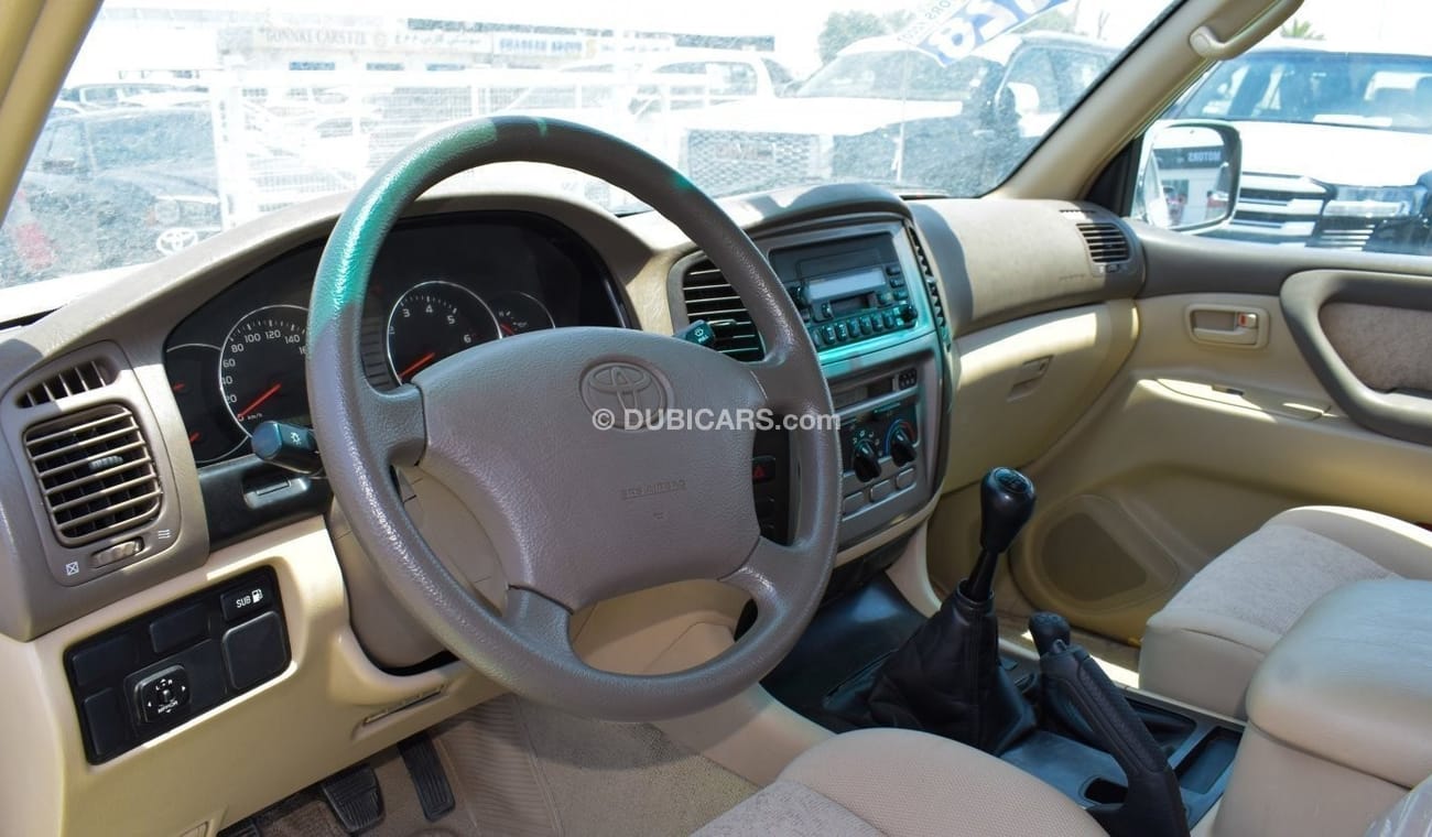 Toyota Land Cruiser GXR V6