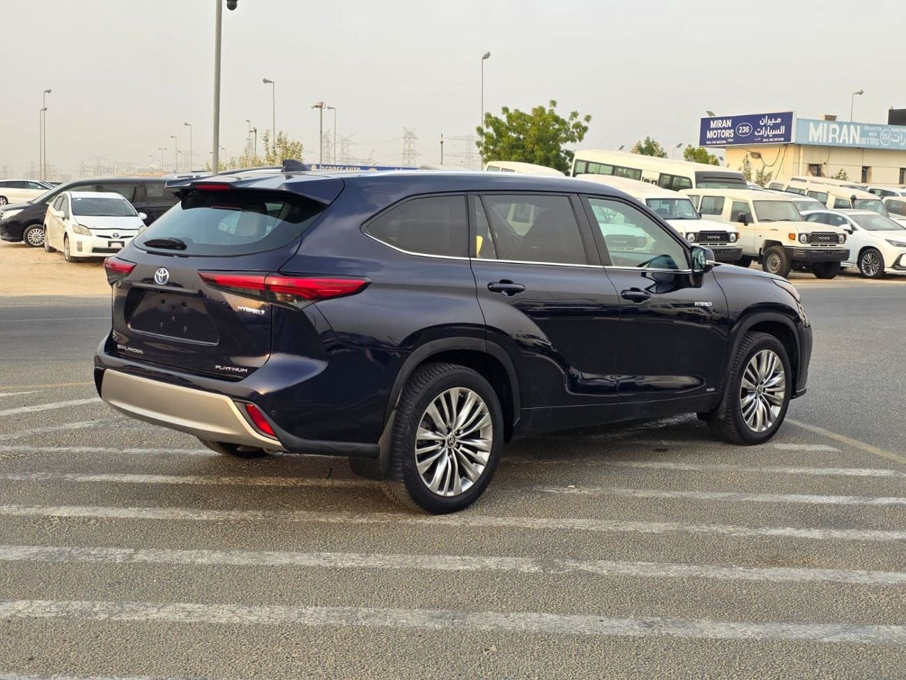 تويوتا هايلاندر Panoramic Roof , 360 camera and Parking sensors