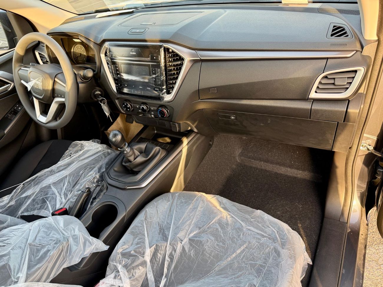 Isuzu DMax ISUZZ -D-MAX - SiNGLE CAB - 4x2 - 1.9L - DiESEL - GRAY