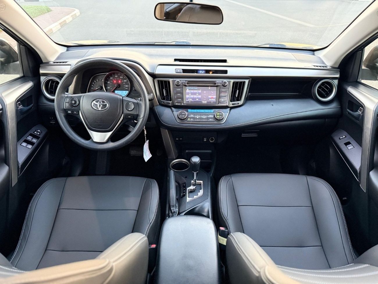 Toyota RAV4 VXR 2.5L XLE Sunroof, leather seats