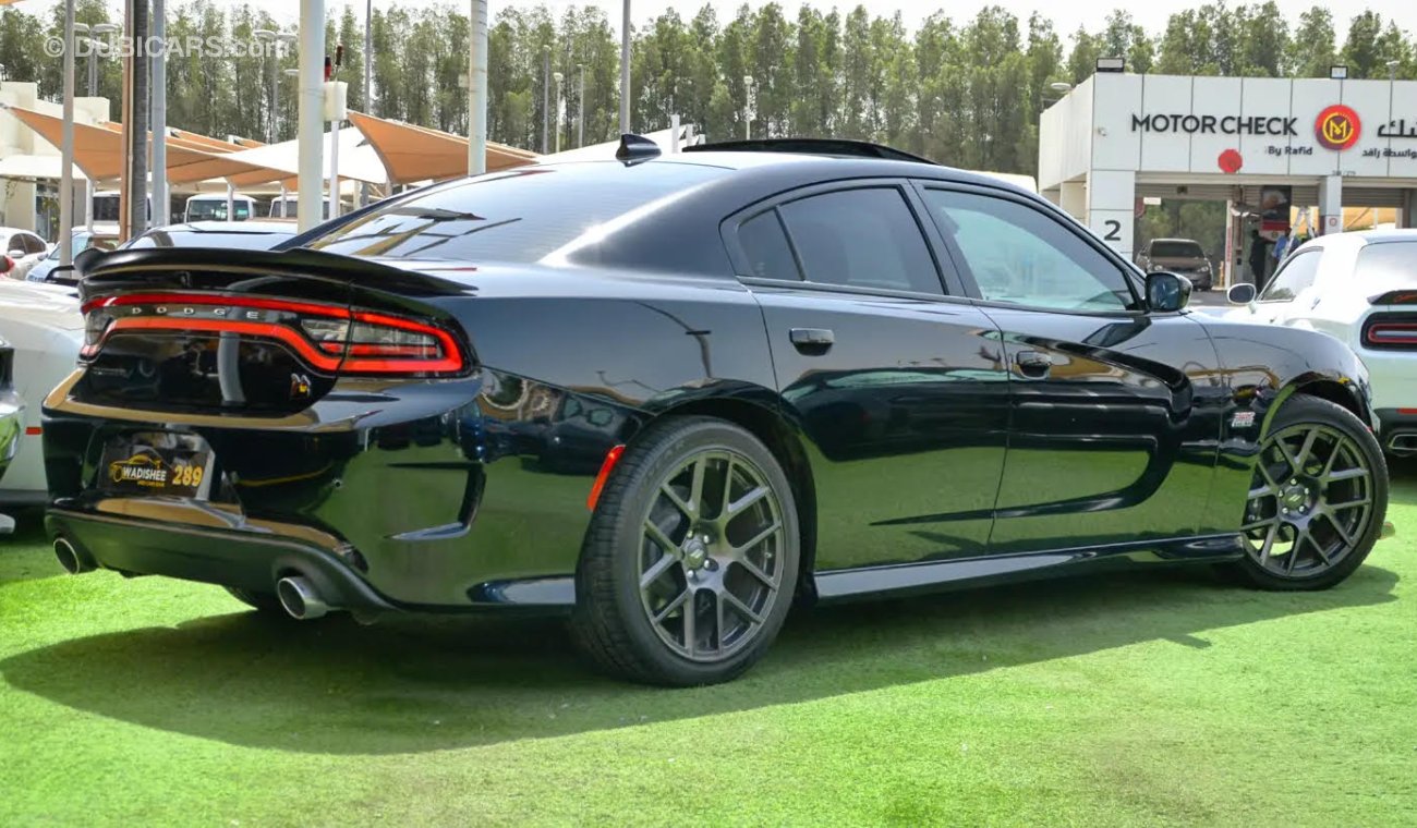 دودج تشارجر Charger SRT SCAT PACK V8 6.4L 2019/ SunRoof/ Less Miles/ Excellent Condition