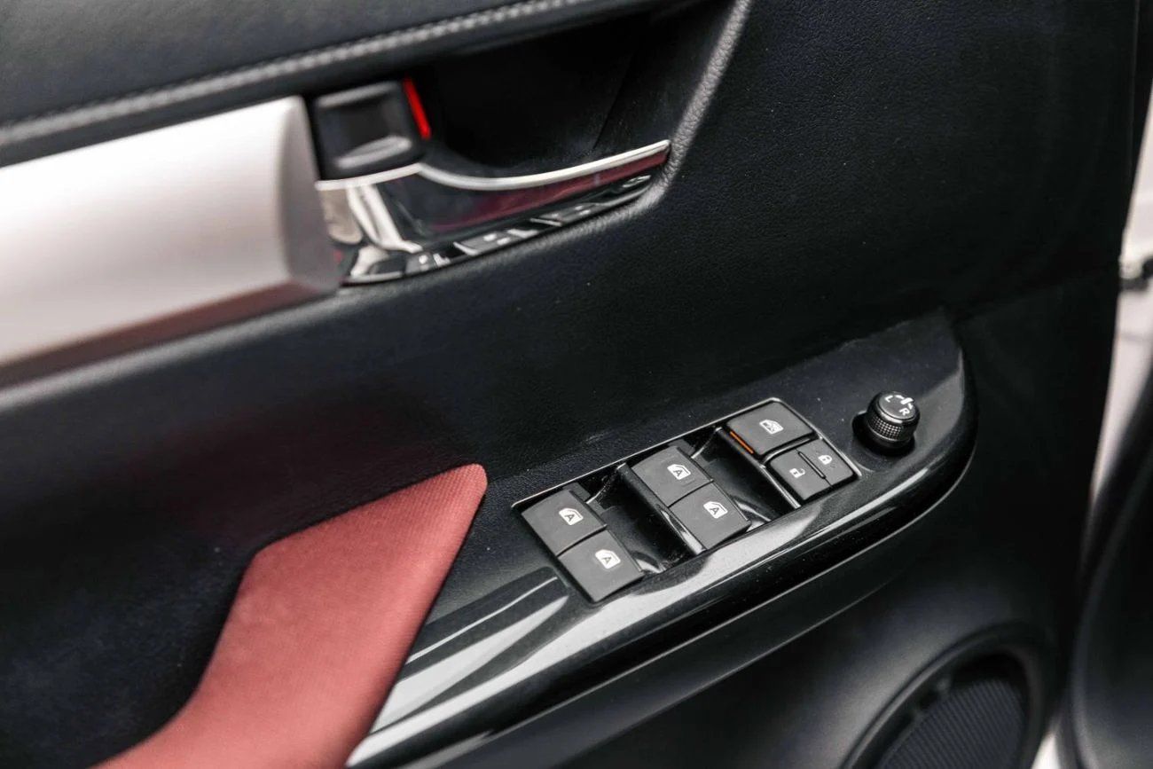 تويوتا هيلوكس Double Cab 2.7L Full Option