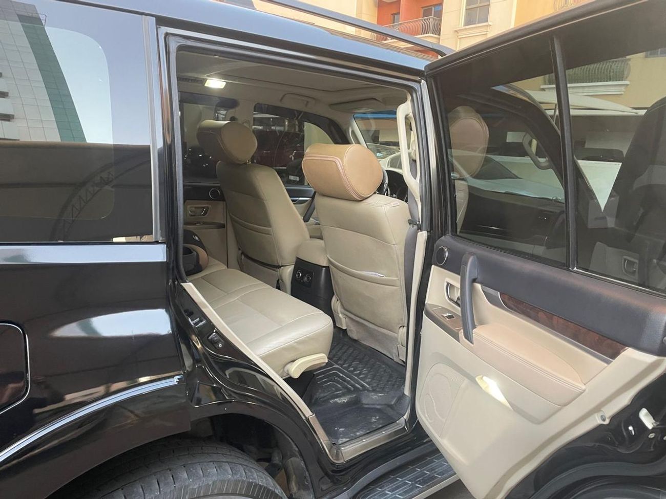 ميتسوبيشي باجيرو GLS Highline 3.8L (274 HP) LHD-4WD-Automatic-Petrol-6 Cylinders-7 Seats-5 Doors