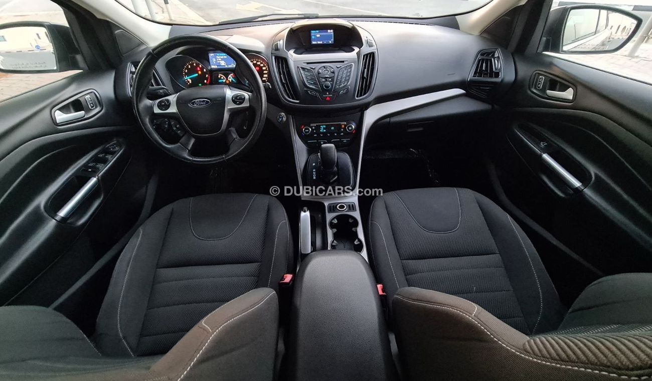 Ford Escape SE Ecoboost 2016 GCC Perfect Condition