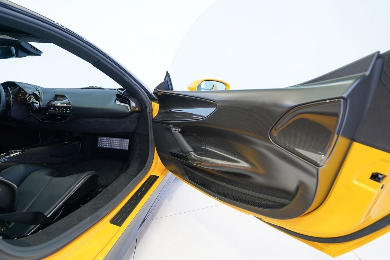 فيراري SF90 ستراديل STRADALE