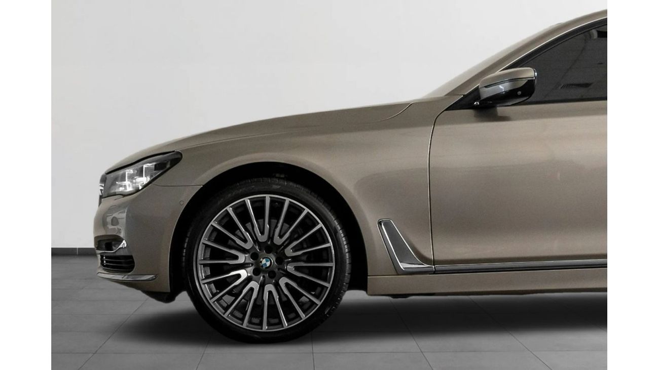 BMW 750Li Luxury Plus 2017 BMW 750Li 4.4L V8 / Full BMW Service History & BMW Service Contract