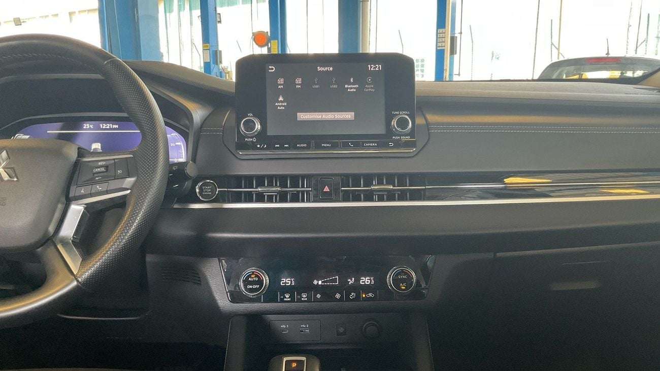 ميتسوبيشي آوتلاندر 2.5 AUTO 4WD 7SEAT HL | شامل الضمان | 0 ﺪﻔﻋﺓ ﺃﻮﻟﻯ