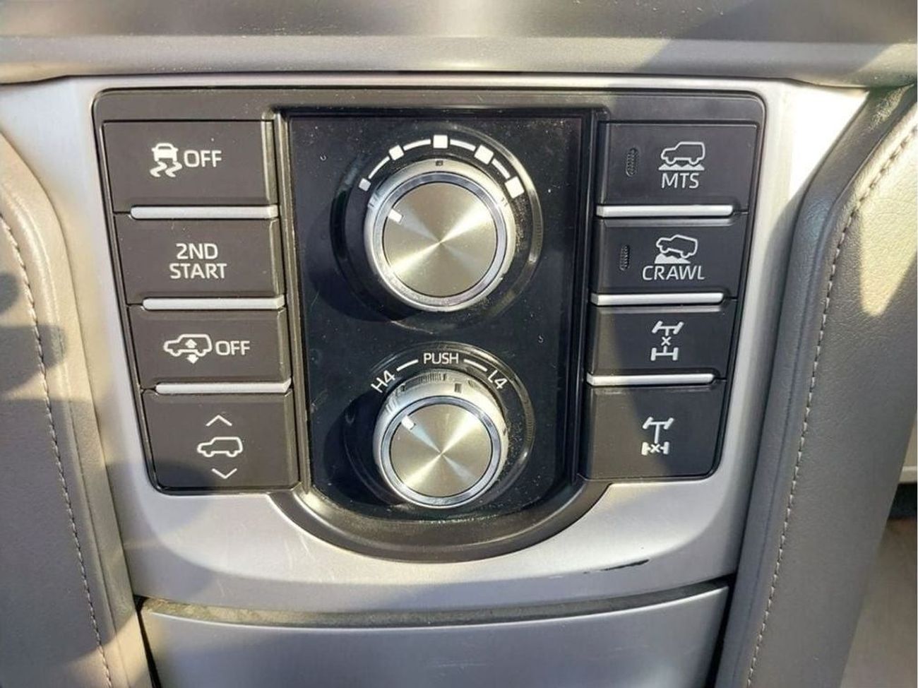 Toyota Prado TOYOTA LAND CRUISER PRADO (KAKADU) RIGHT HAND DRIVE 2.8 L DIESEL AUTOMATIC(PM49364)