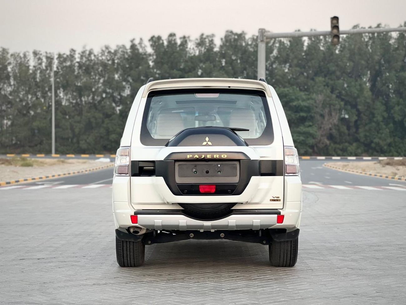 Mitsubishi Pajero Mitsubishi Pajero 2022 3.5L GCC Specs