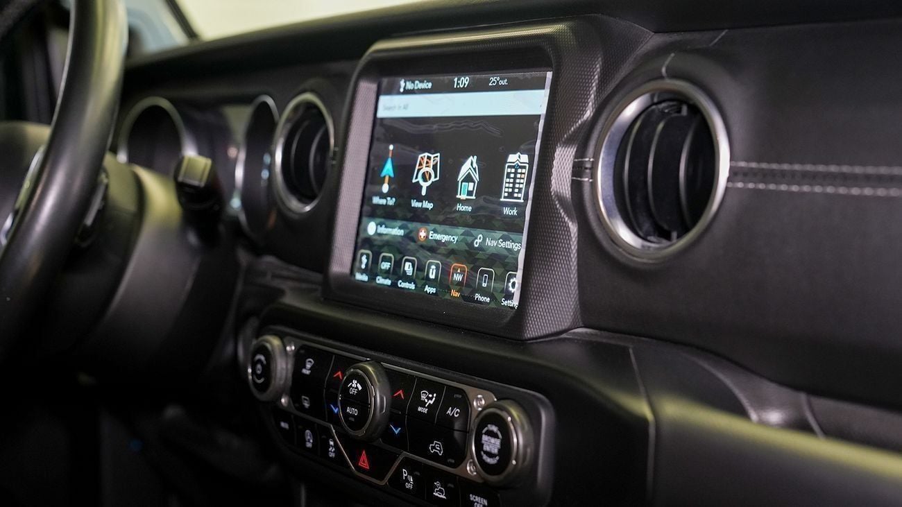 Jeep Wrangler SAHARA 3.6L A/T (5 Seater)