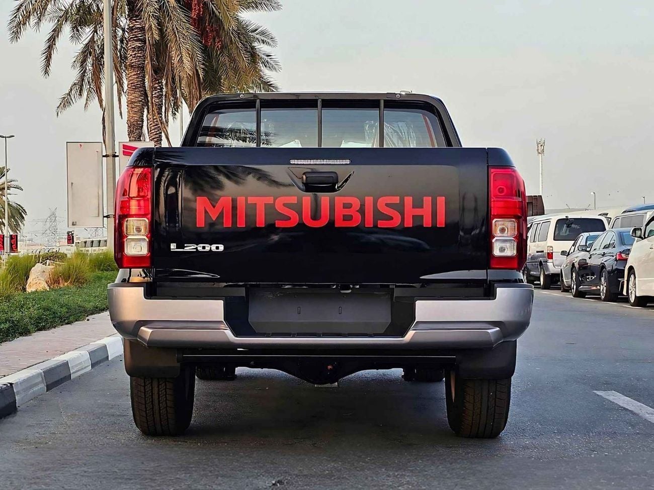 Mitsubishi L200 GLX 2.4L PETROL / MT / HIGH OPTION / CODE#  L2DDMB