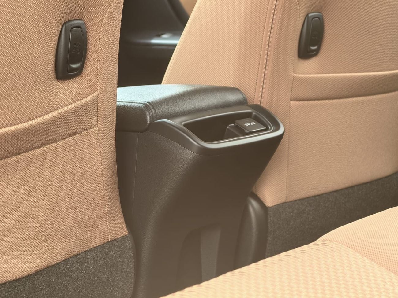 تويوتا فورتونر 2026 TOYOTA FORTUNER 2.7L PETROL V4 AUTOMATIC TRANSMISSION