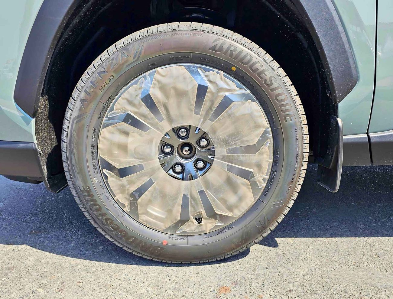 Toyota RAV4 Hybrid / 2.5L V4 / Driver Power Seat / Full Option With Panoramic Roof (CODE # 67999)