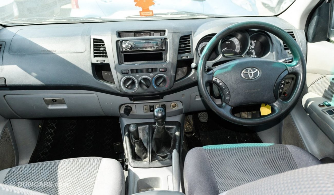 Toyota Hilux 3.0 D-4D Diesel M/T Right Hand