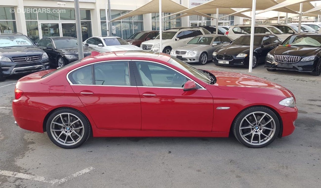 BMW 550i Bmw 550 model 2013 GCC car prefect condition full option one owner