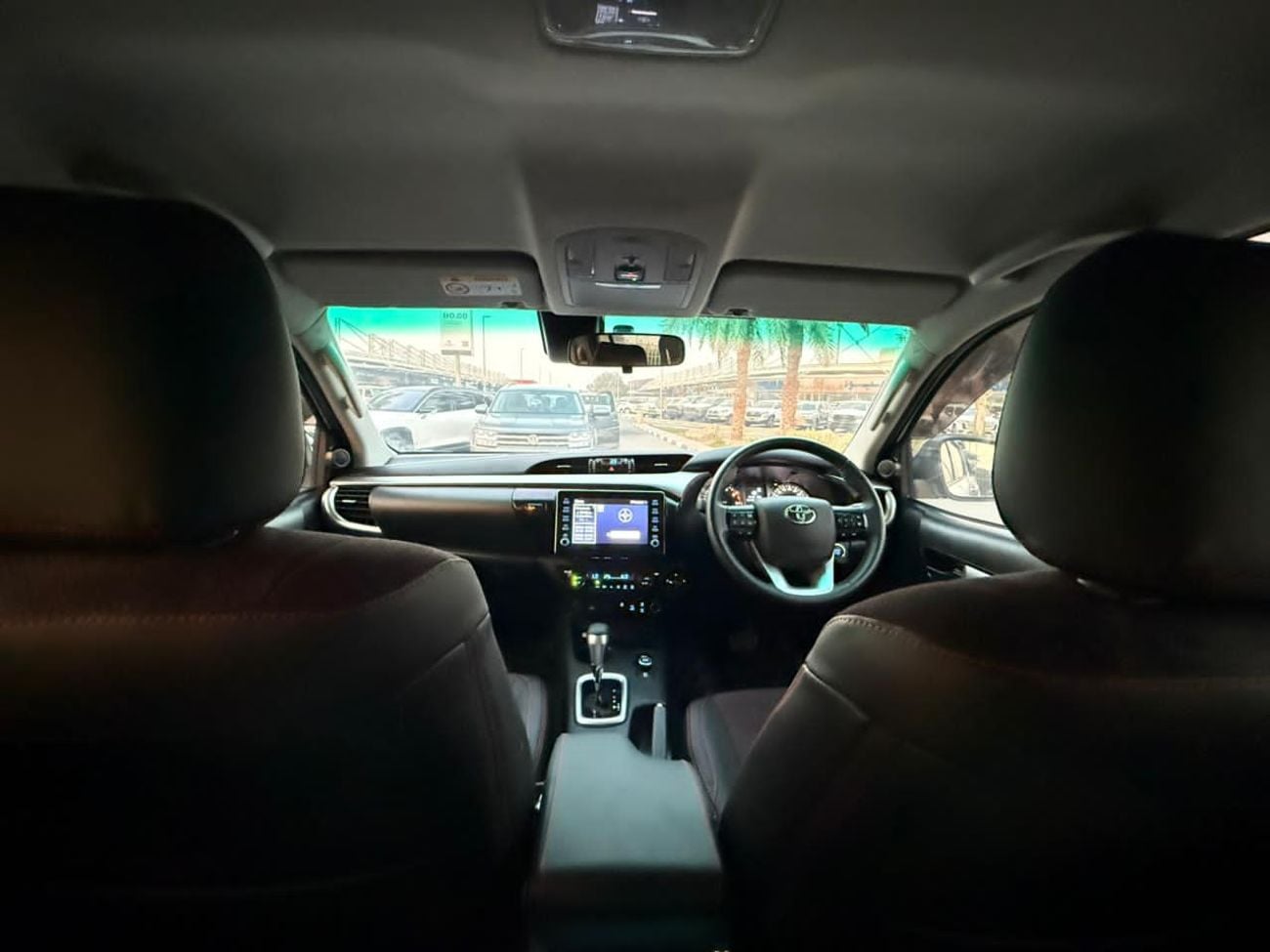تويوتا هيلوكس TOYOTA HILUX PICK UP SR5 GR SEATS 2024 WHITE 4WD AT DIESEL = RIGHT HAND