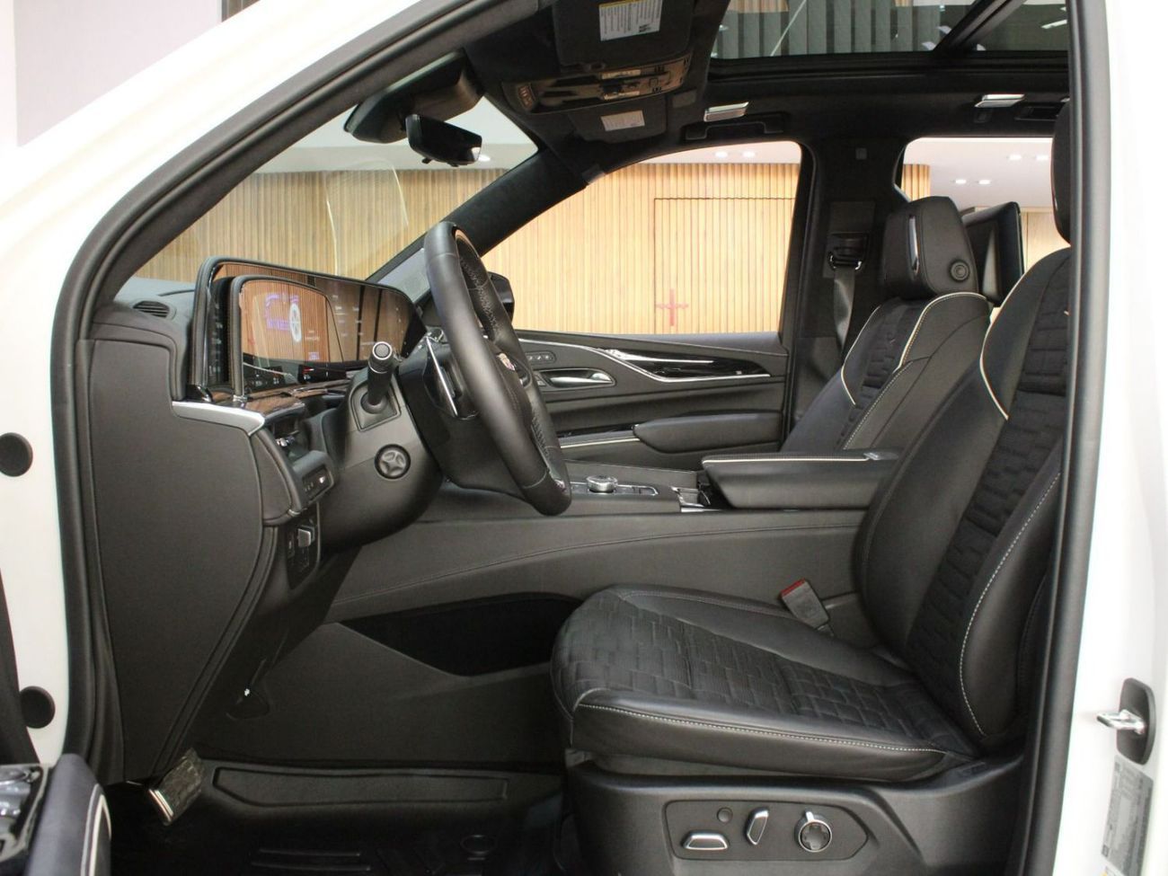 كاديلاك إسكالاد Escalade V | with Warranty