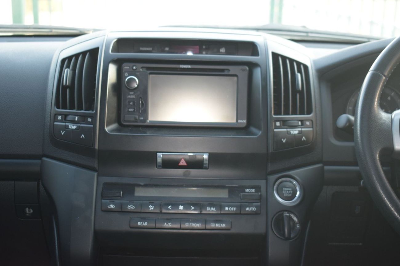 Toyota Land Cruiser GXR GT 4.6L 4WD 2015 TOYOTA LAND CRUISER GXL V8