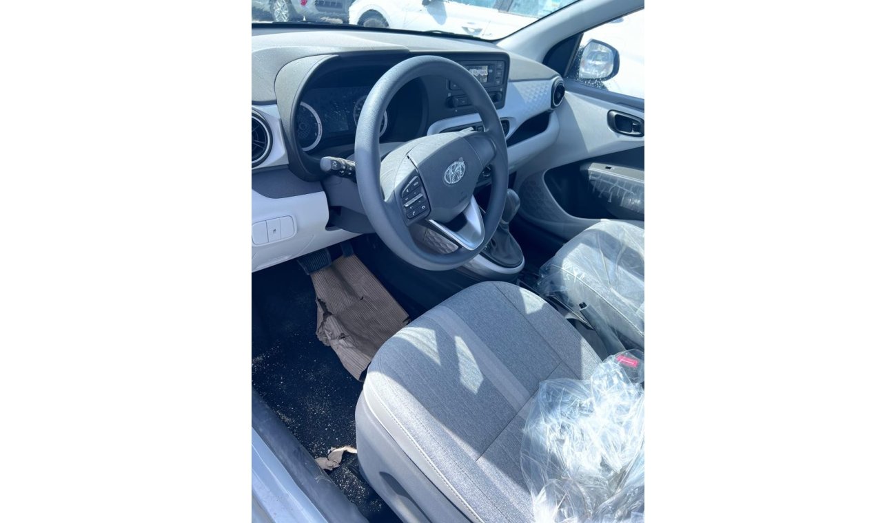 Hyundai Grand i10 1.2 L , hatch back