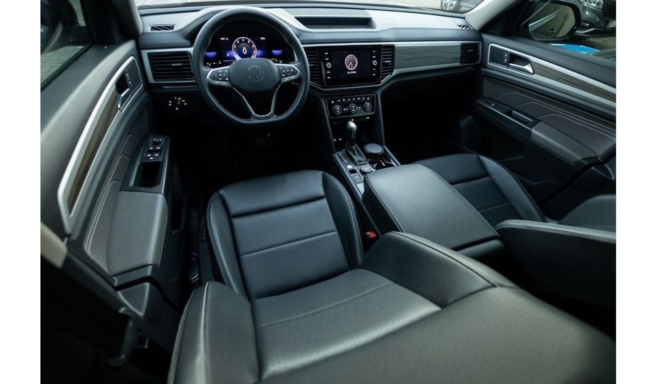 فولكس واجن تيرامونت Comfortline 3.6L Volkswagen Teramont Comfortline 2022 GCC under Agency Warranty with Flexible Down-P