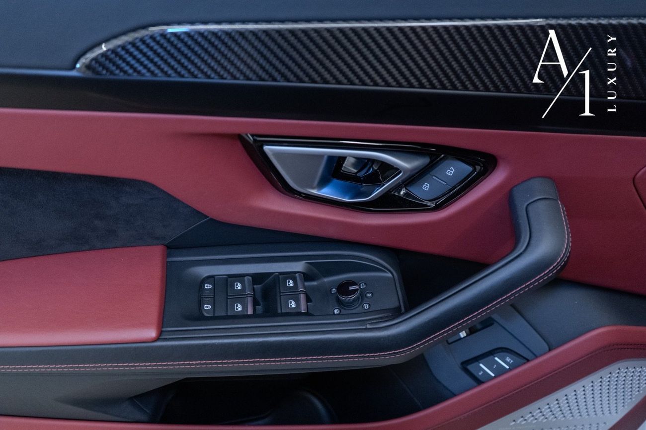 لامبورغيني اوروس 2022 Lamborghini Urus, Two-Tone, MANSORY Kit, Excellent Condition, CarbonFibre Package, GCC Spec