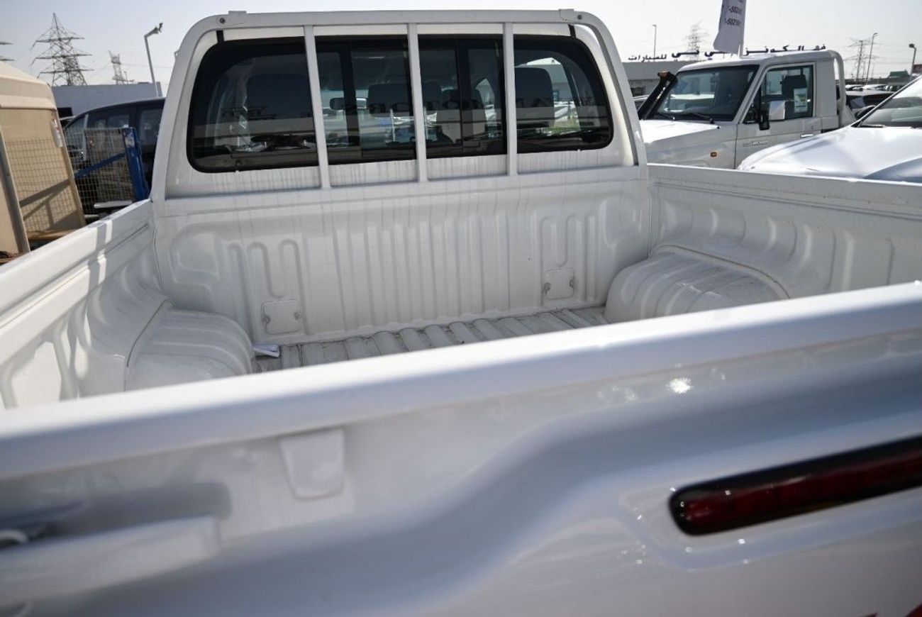 Toyota Hilux Toyota Hilux 2.4L Diesel, 4WD, D/C Pickup, 4 Doors, Manual Transmission, Automatic Window, Four Whee