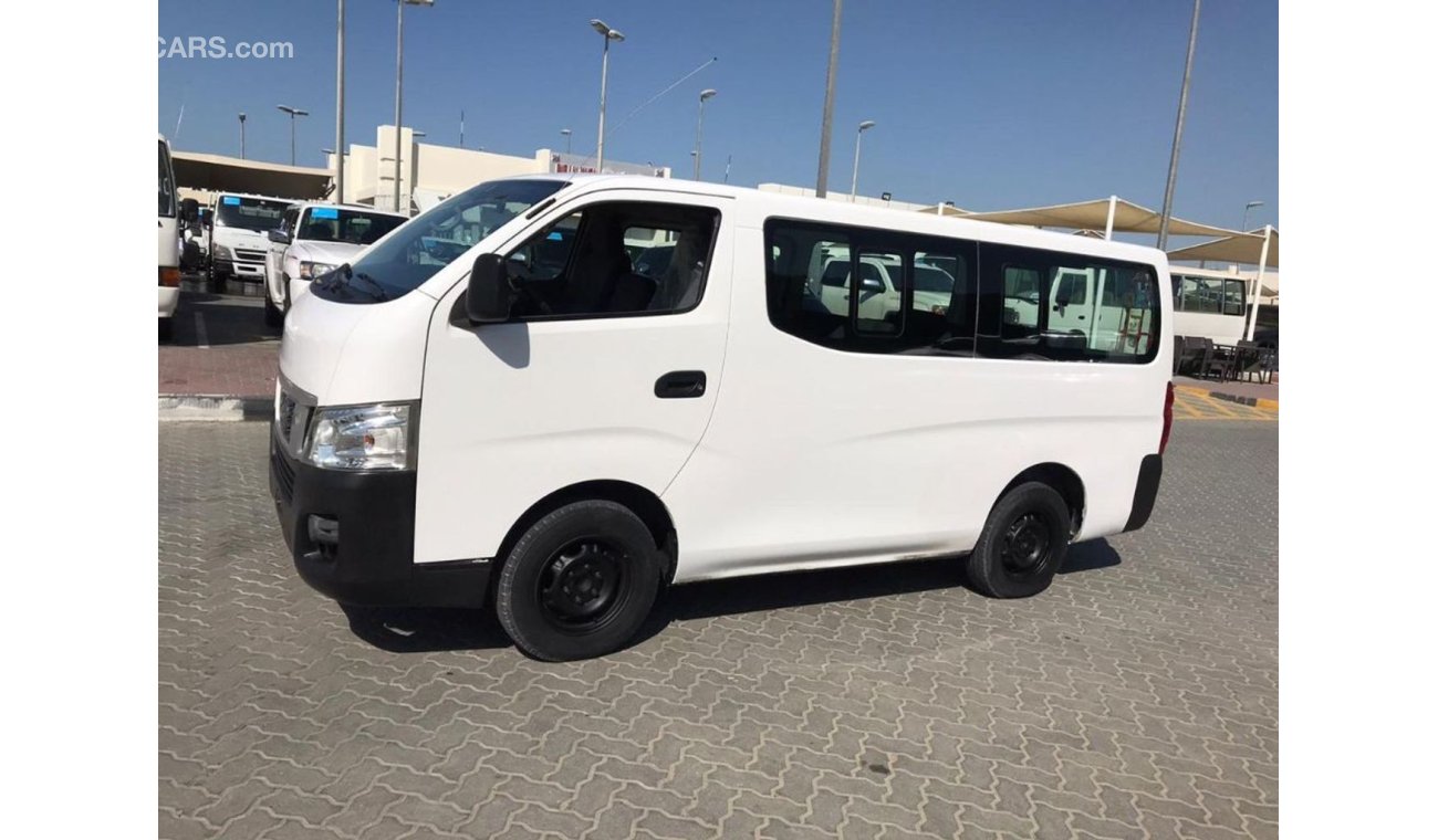 Nissan Urvan Nissan urvan 2014 NV350 gcc diesal 9 seat