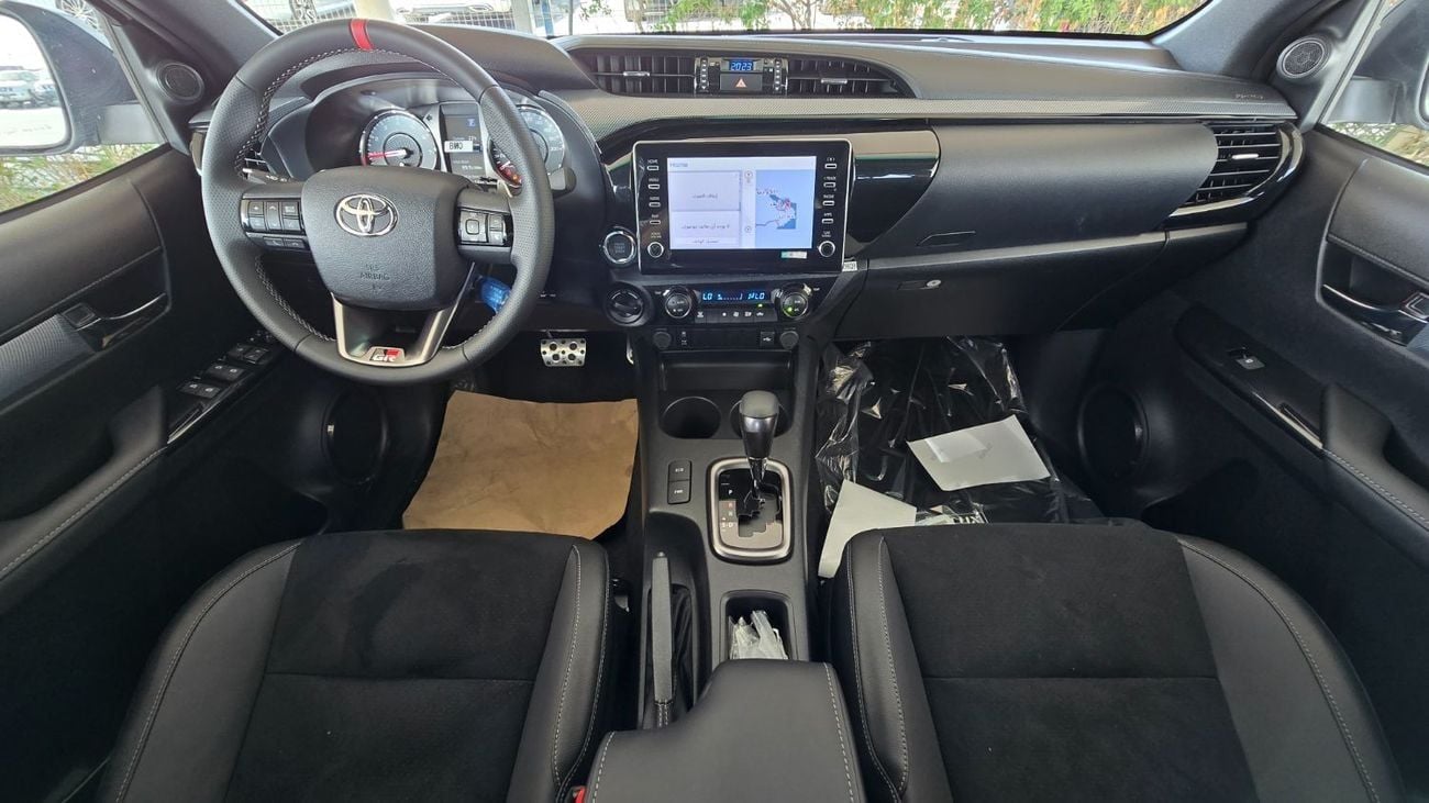 تويوتا هيلوكس TOYOTA HILUX GR Sport 4.0L White-2025