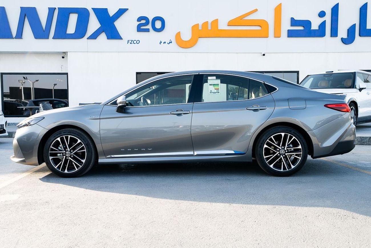 Toyota Camry LE Hybrid 2.5L 2025