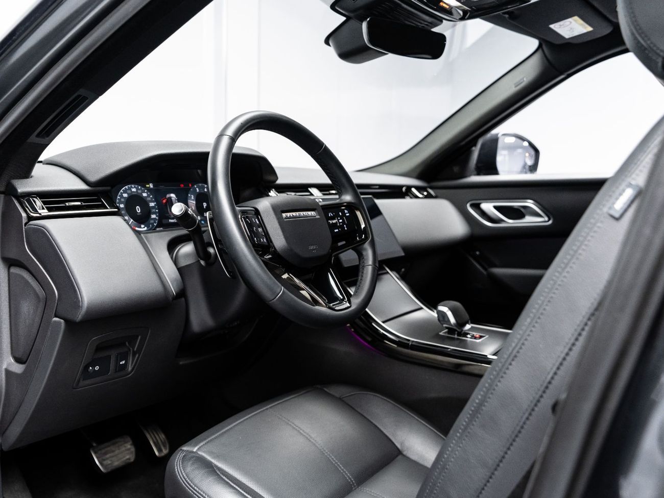 لاند روفر رينج روفر فيلار Dynamic SE P250 2.0L2025 Range Rover Velar Dynamic SE P250, 2.0L 4cyl, 4WD, 247 bhp, 8 Speed Automat