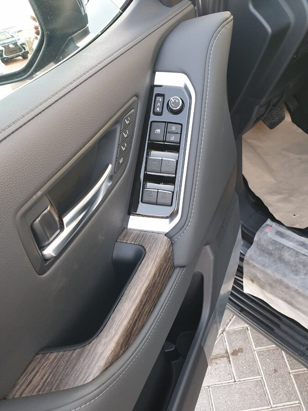 Toyota Land Cruiser 3.3L TWIN TURBO VXR (DIESEL)