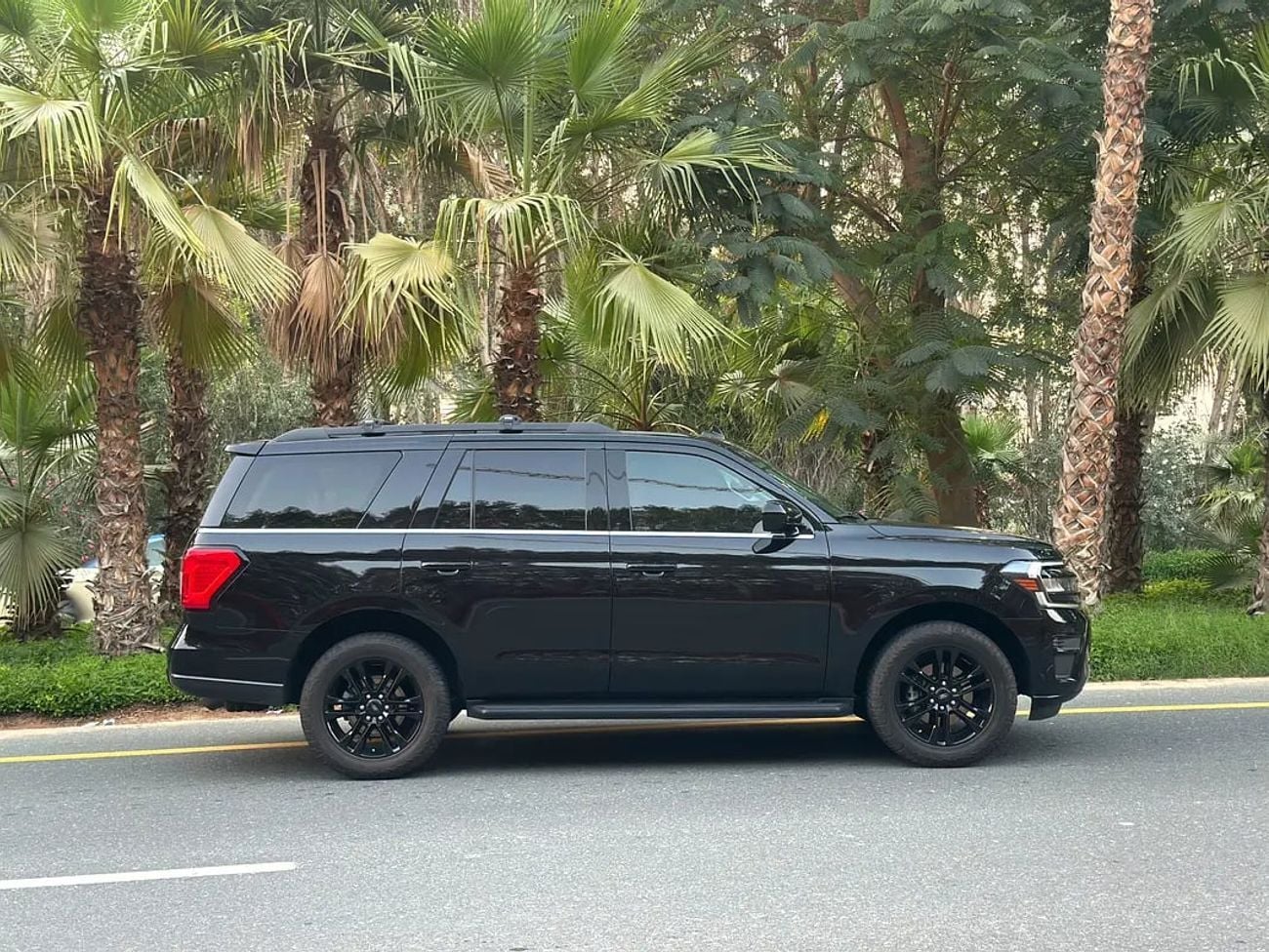 Ford Expedition XL 3.5L (375 HP) 4WD 2024 Ford Expedition Full Option | 3.5L V6 | 400 HP | 30,000 KM | Perfect Condi