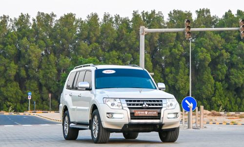 ميتسوبيشي باجيرو MITSUBISHI PAJERO 2017 GLS 3.8L GCC IN EXCELLENT CONDITION