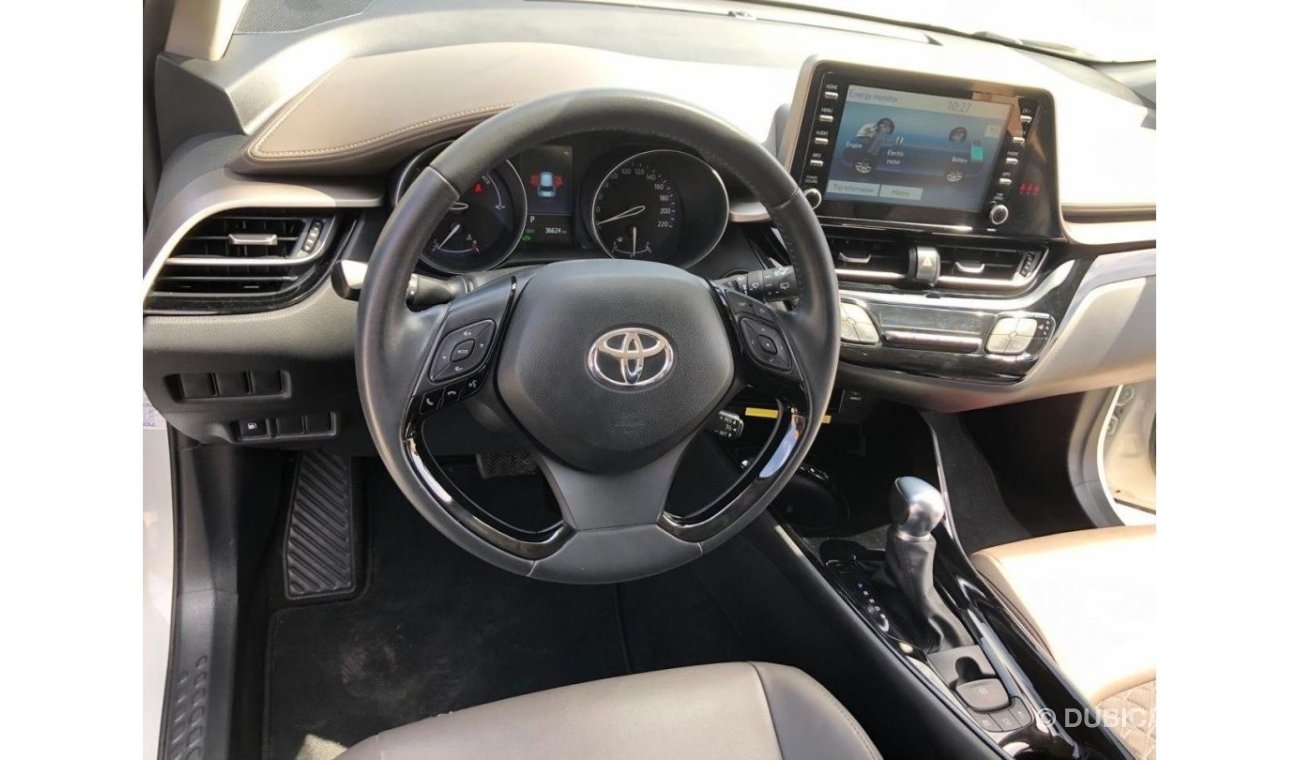 Toyota C-HR GX Toyota C-HR Hybrid 2022 (1.8L) GCC Specs Full Option