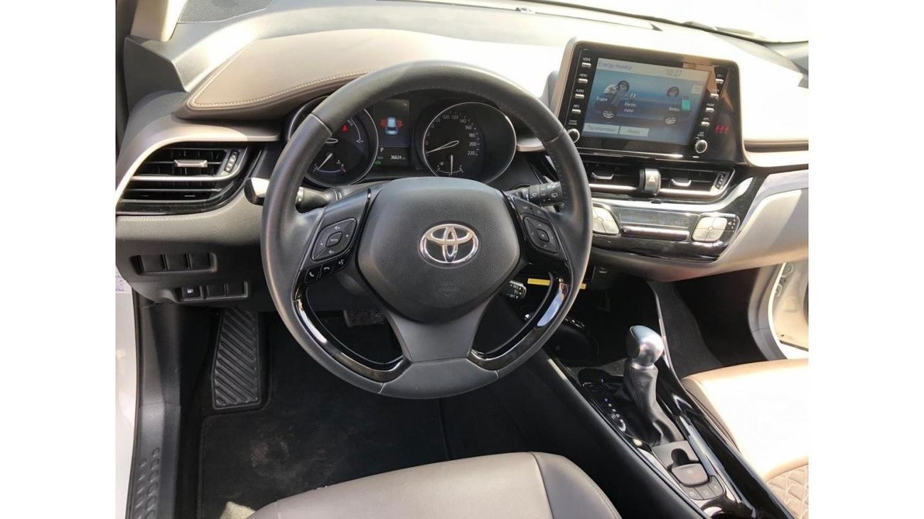 Toyota CHR GX Toyota C-HR Hybrid 2022 (1.8L) GCC Specs Full Option