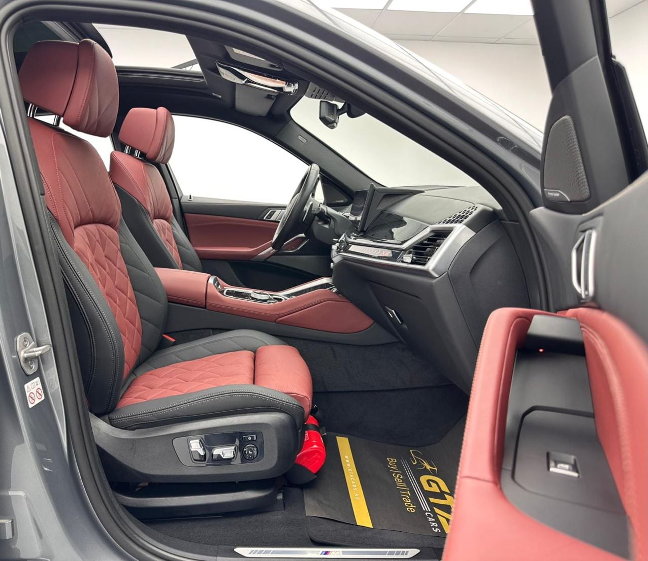 BMW X6 2025 BMW X6 xDrive40i M-Sport, Sept/2029 BMW Warranty + Service Pack, BMW Full Service History, GCC