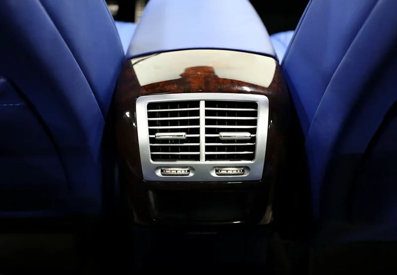 مرسيدس بنز S 350 Upgrade Newest Shape | Maybach Kit | GCC | Perfect Condition Ref#A314640