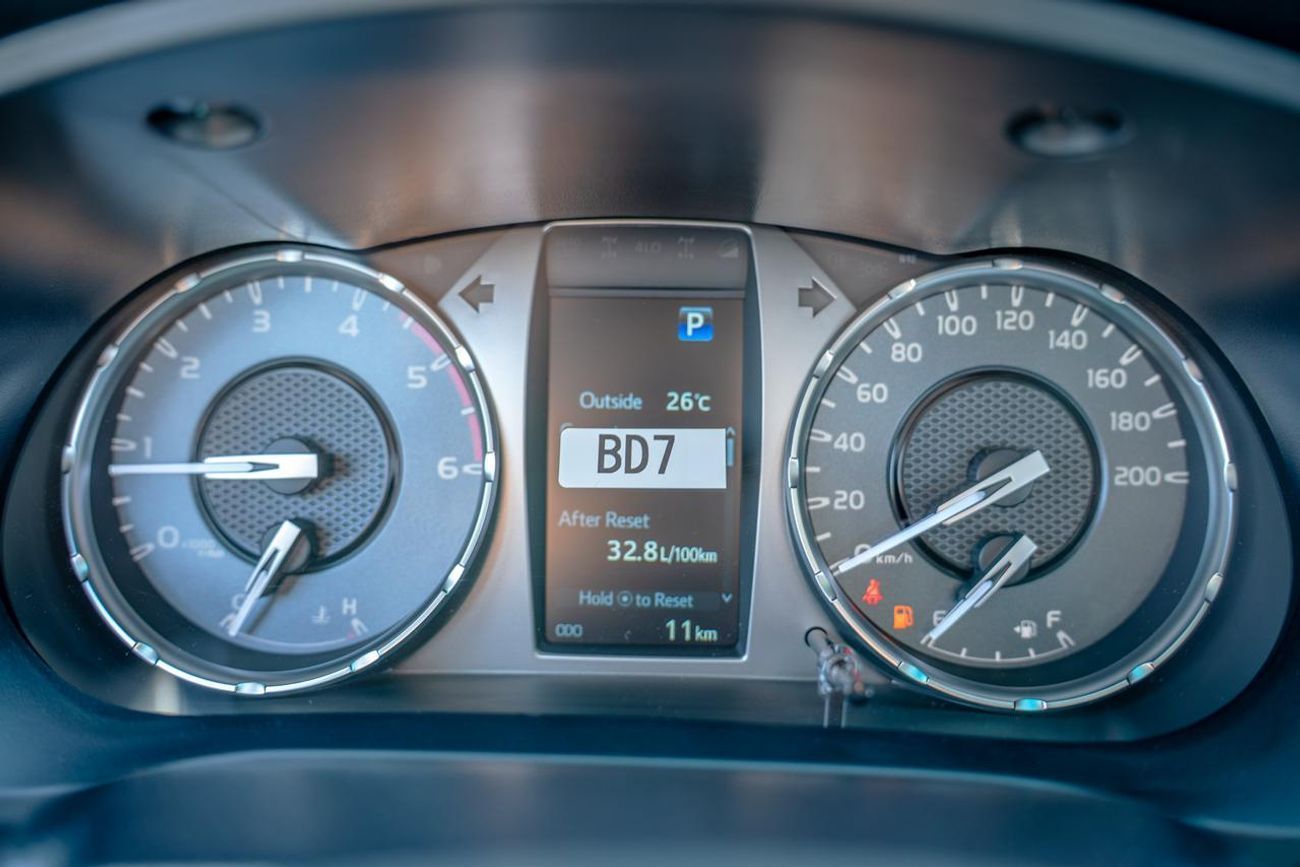 تويوتا هيلوكس Toyota Hilux SRS 2025 4WD Double cab 2.4L Diesel Transmission