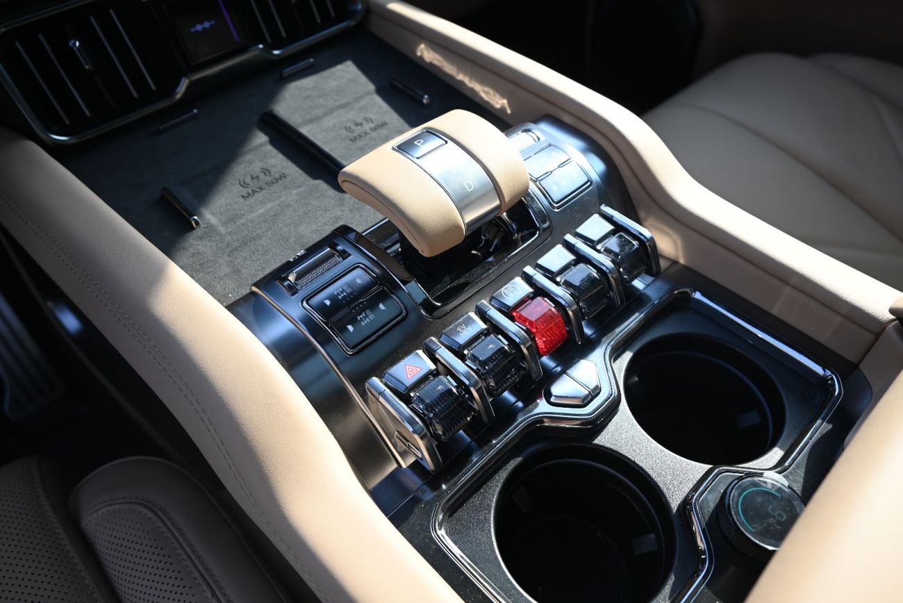 BYD Leopard 8 Smart and Brave Flagship Edition (6 Seats) BYD LEOPERD 8 - FLAGSHIP 2025 - TOP VARIENT