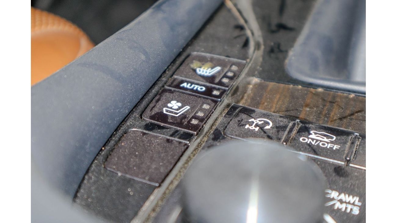 لكزس LX 570 سيجناتشر